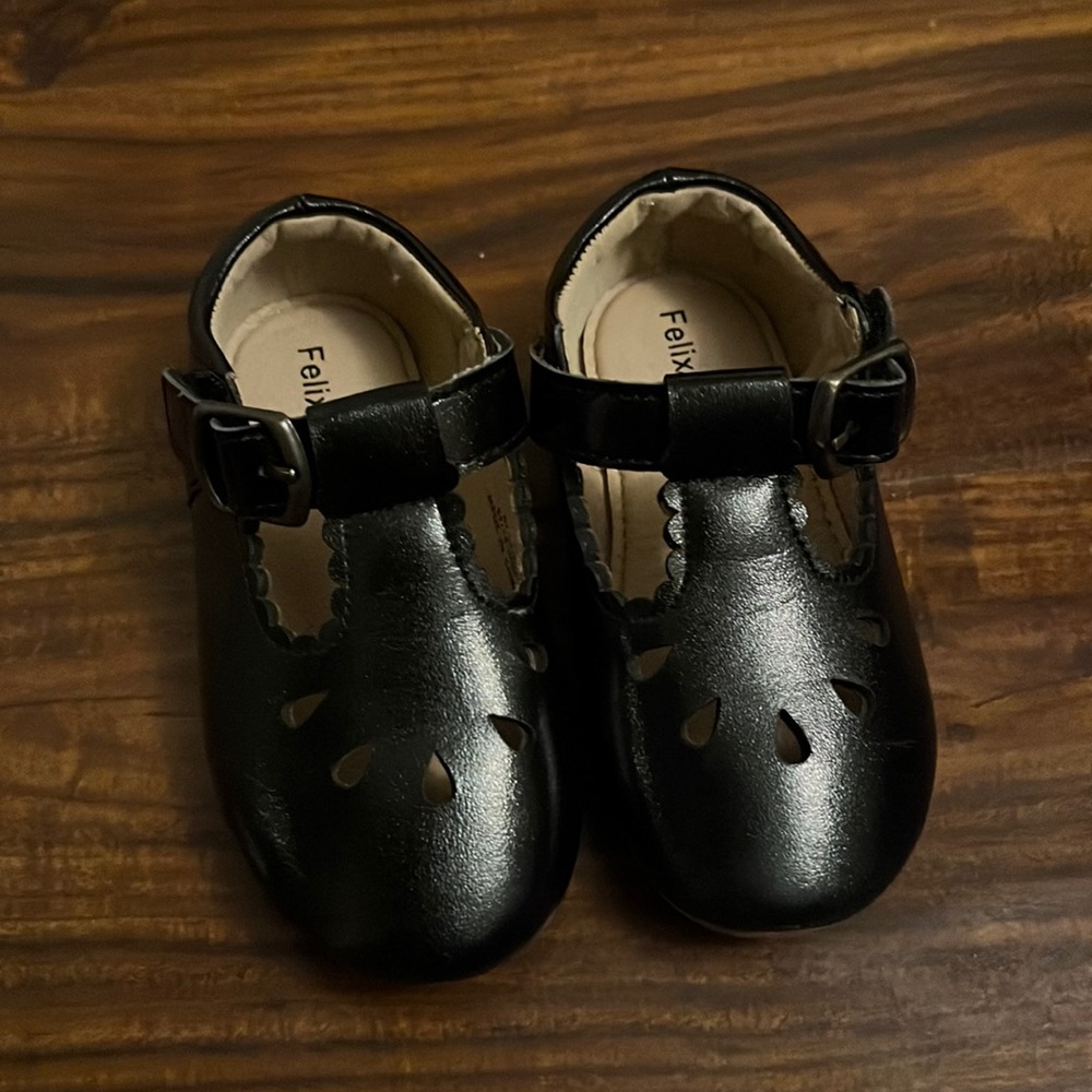 Adorable, antique, looking, black shoes